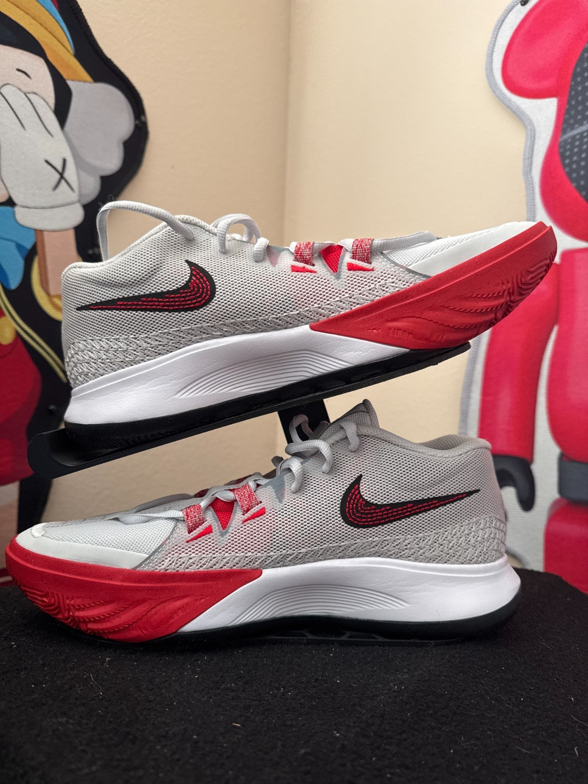 NEW Nike Kyrie Flytrap 6, White Grey Red, Shoe Size 8.5M