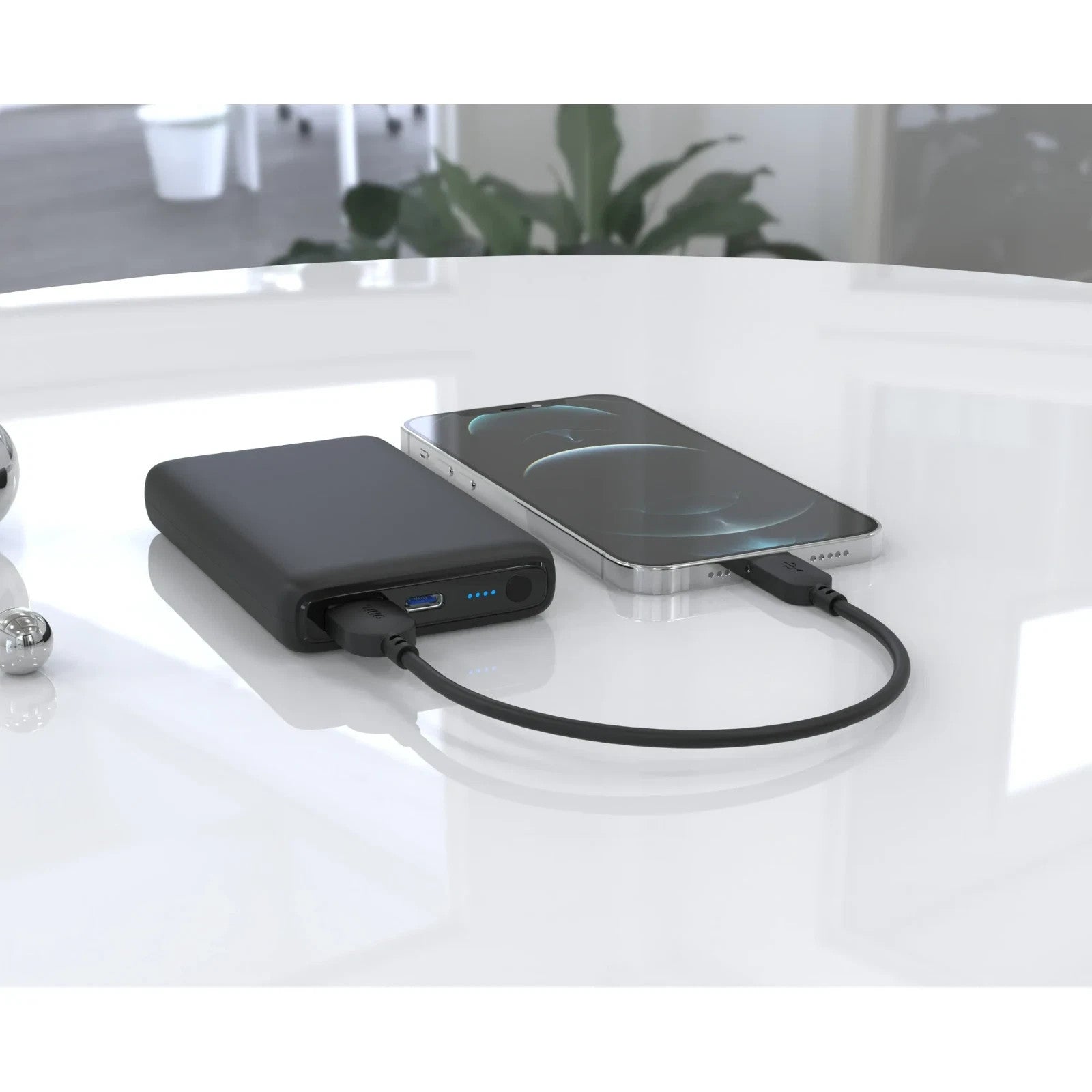 Juice Onn 8,000mAh Portable Battery Charger USB-A & USB-C Black