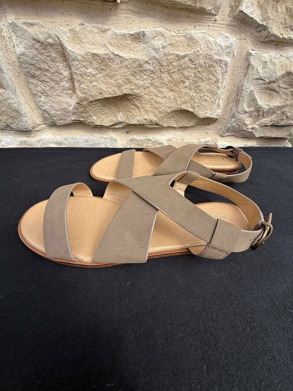Market And Spruce Women’s Criss-Cross Light Brown Strappy Sandals Size 9