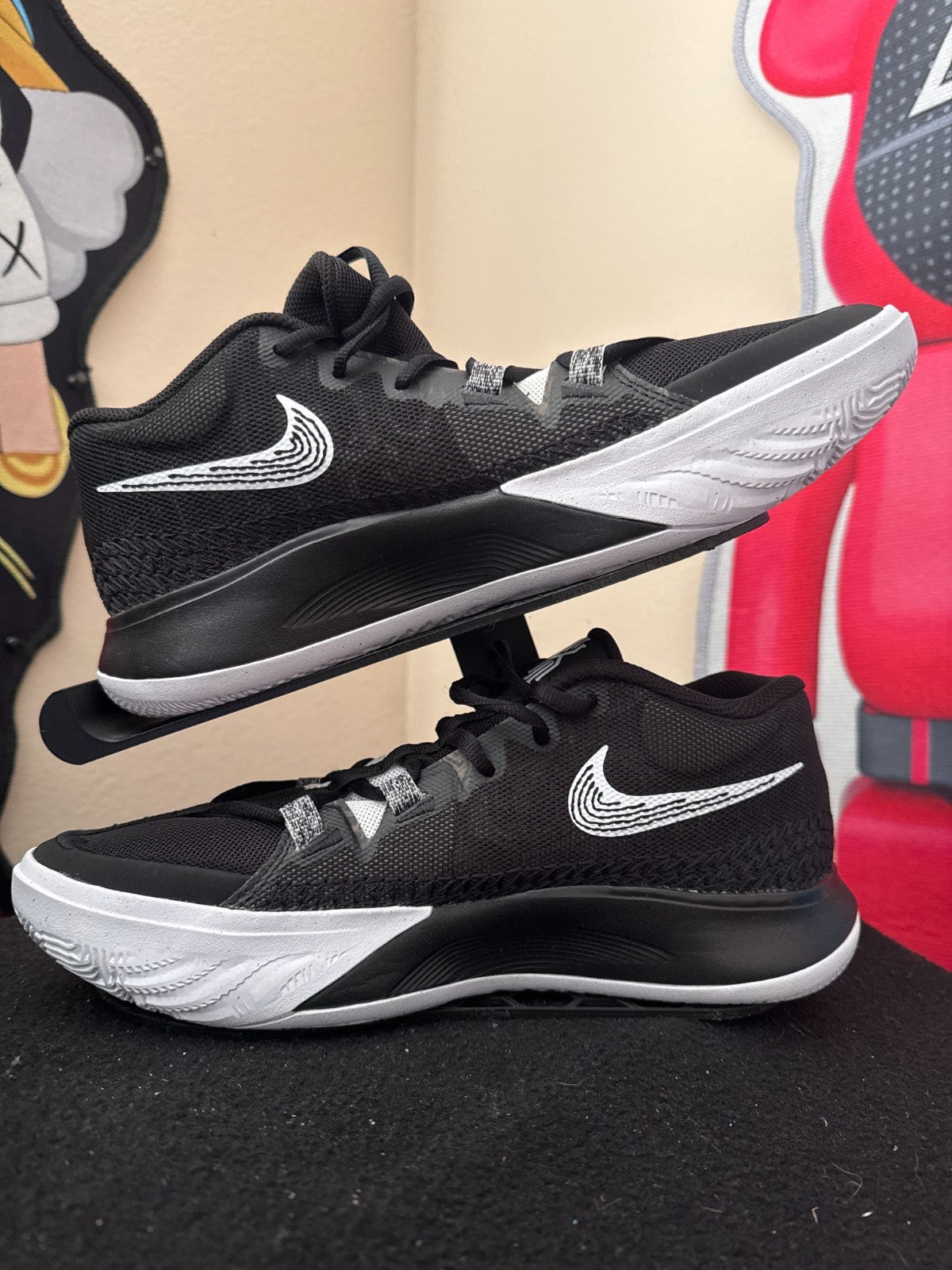 NEW Nike Kyrie Flytrap 6 Black & White Shoe Size 8.5M